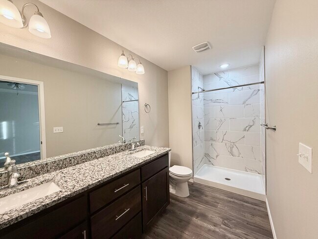 Building Photo - 633 S Southgate Dr