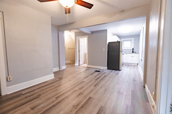 Building Photo - 408 W Illinois St