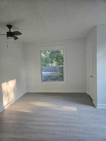 Building Photo - 304.5 S Holloway St