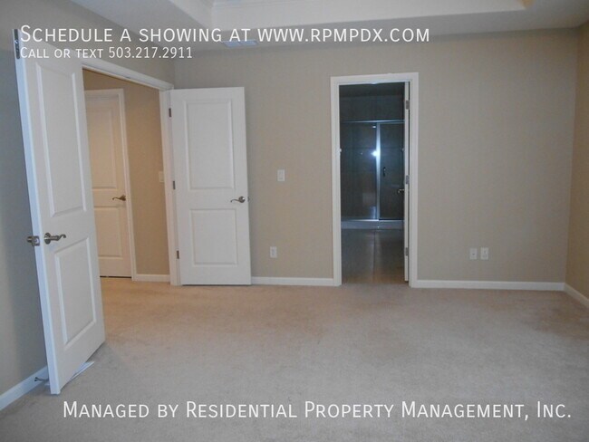Building Photo - 6984 NW 167th Ave