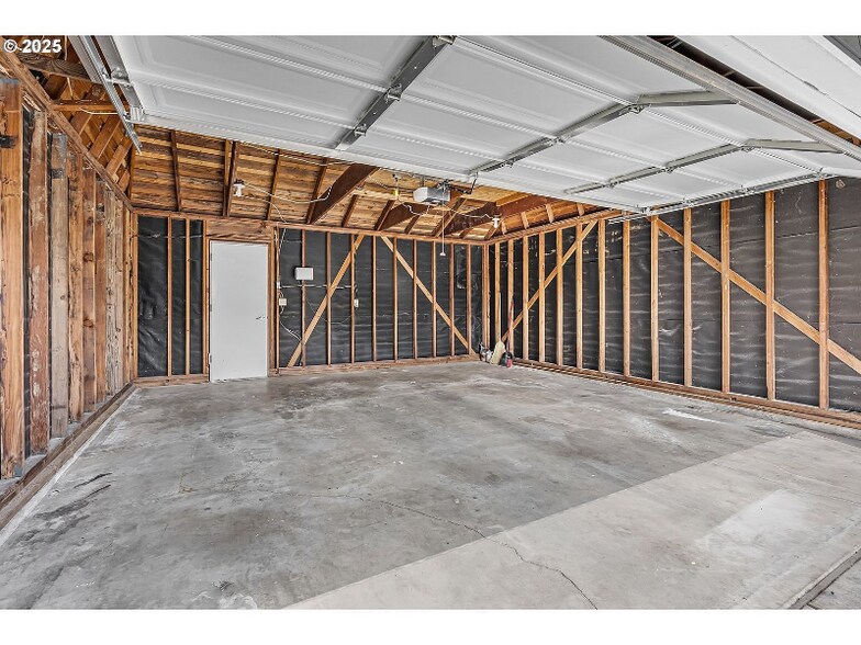 Building Photo - 5375 NW Edgebrook Pl