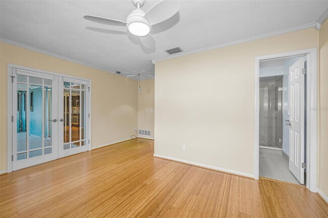 Building Photo - 1387 Hill Dr