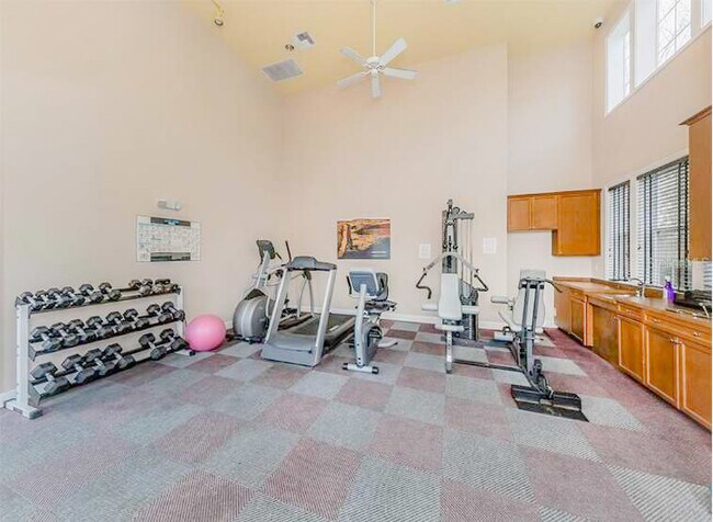 Building Photo - 7560 Plantation Cir