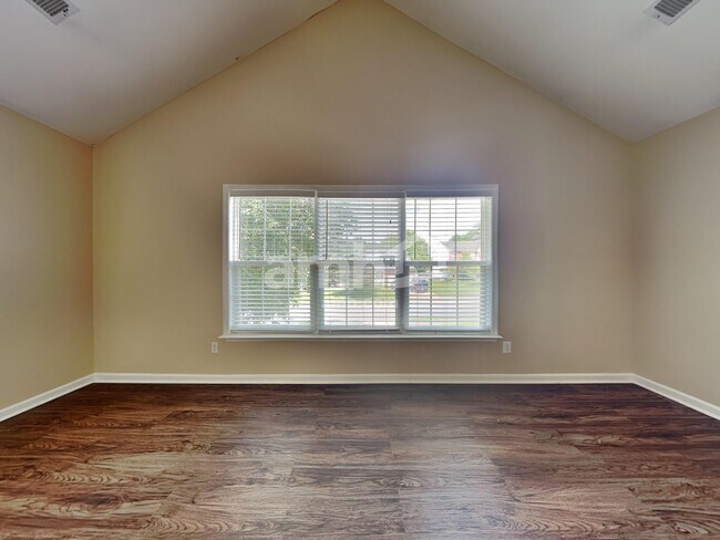 Building Photo - 1536 Cardinal Ln