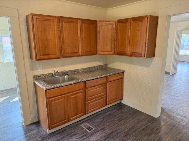 Building Photo - 608 Wallace Ave