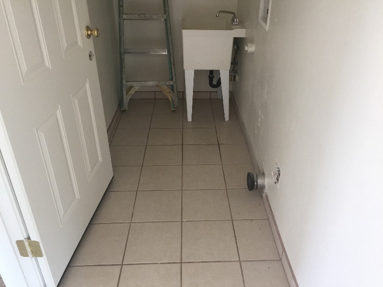 Building Photo - 1141 Calle Carmelita