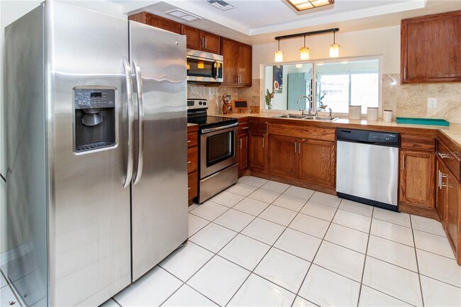 Building Photo - 3526 Overland Dr