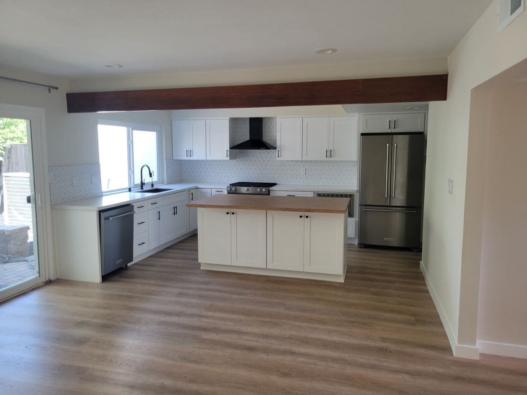 Building Photo - 11 Meadowsweet