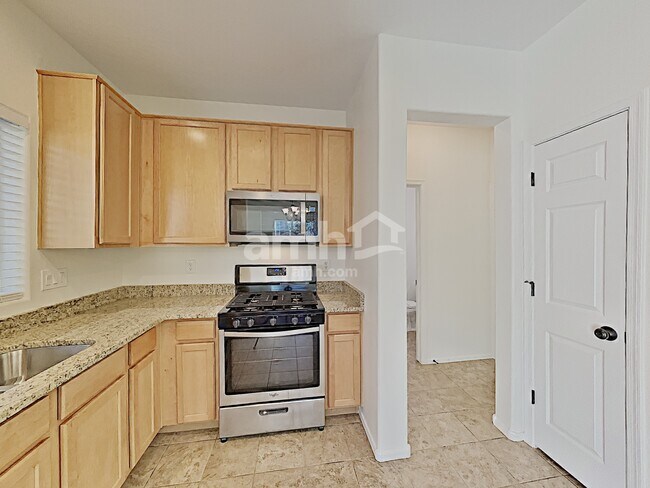 Building Photo - 14223 W Country Gables Dr