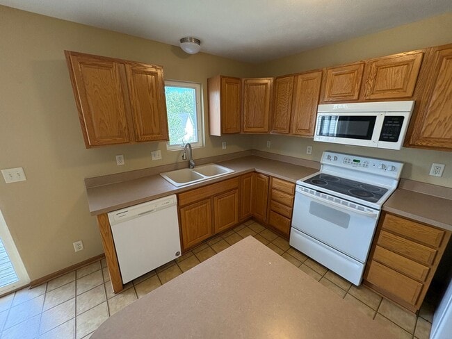 Building Photo - 6834 Whitewater Ln