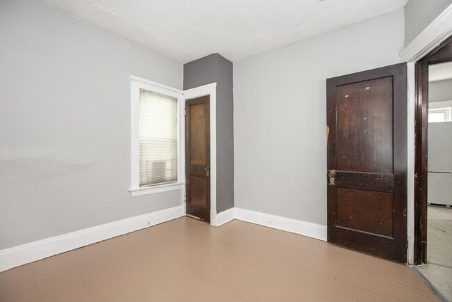 Building Photo - 11519 Carolina Ave