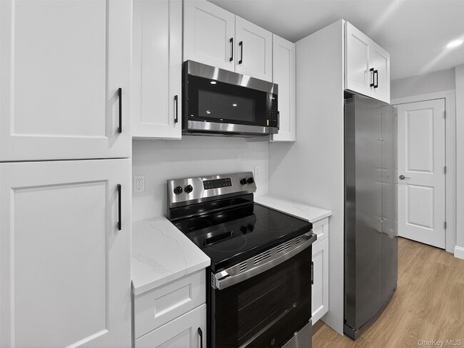 Building Photo - 62 Manor Pl