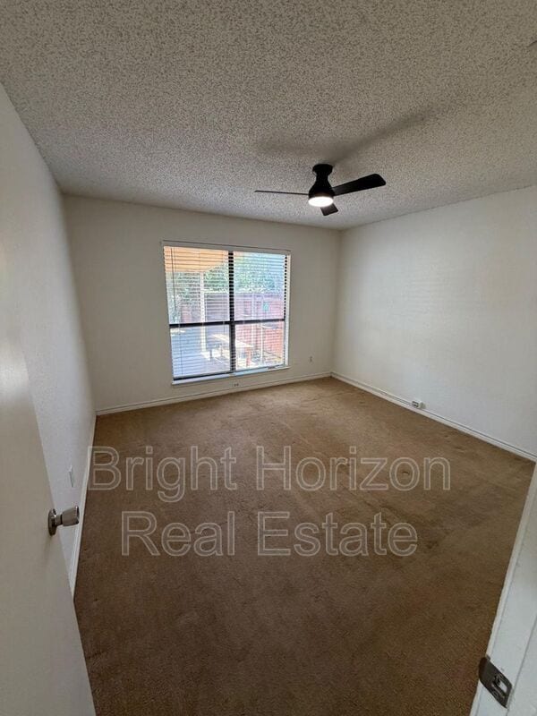 Building Photo - 3006 Post Oak Dr
