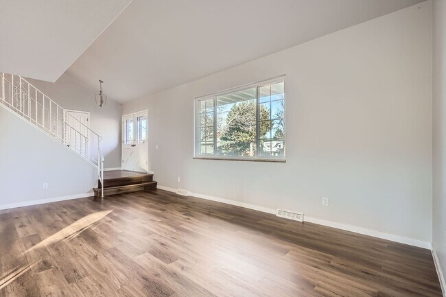 Building Photo - Beautiful 4 Bed House Near Old Town Little...