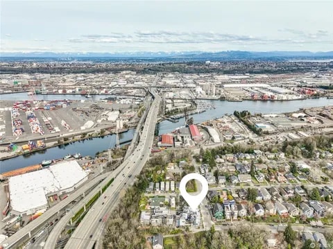 Building Photo - 2064 SW Charlestown St