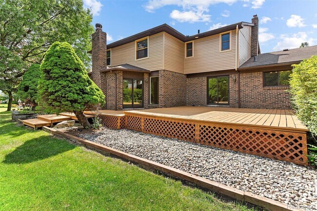 Building Photo - 3312 Palm Aire Ct