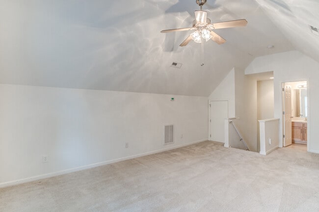 Building Photo - 833 Willow Bay Dr