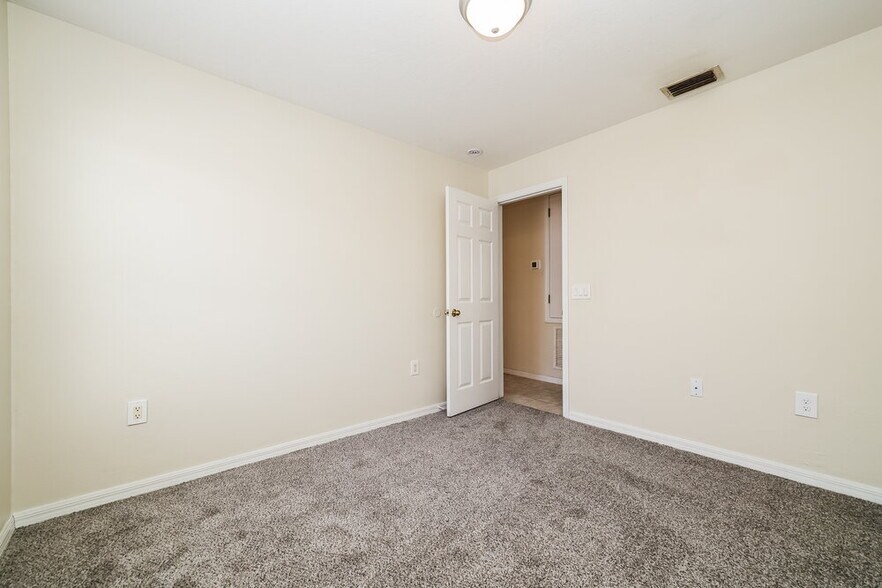 Building Photo - 11805 Prickly Pear Way
