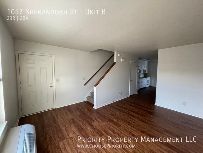 Building Photo - 2 Bedroom, 1.5 Bathroom Townhome in Harris...