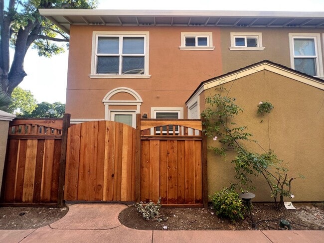 Building Photo - 865 Carlisle Way