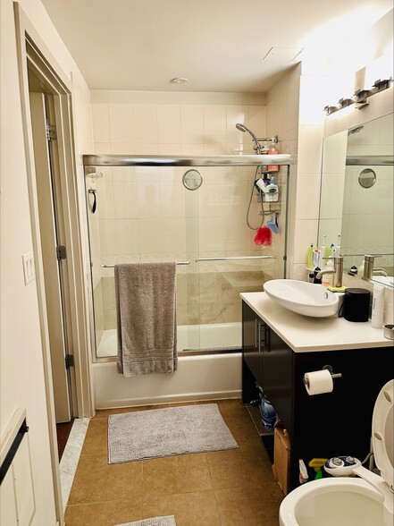 Building Photo - 929 Florida Ave NW