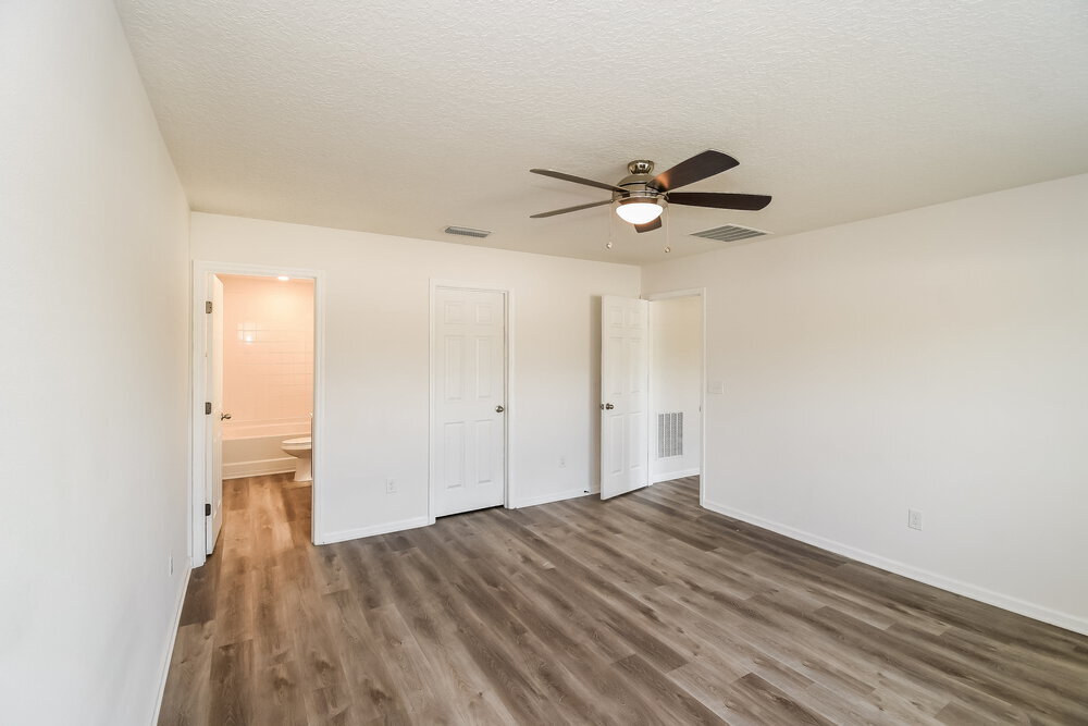 Building Photo - 7573 Sunnydale Ln