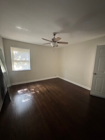 Building Photo - 4941 Kelsch Ln