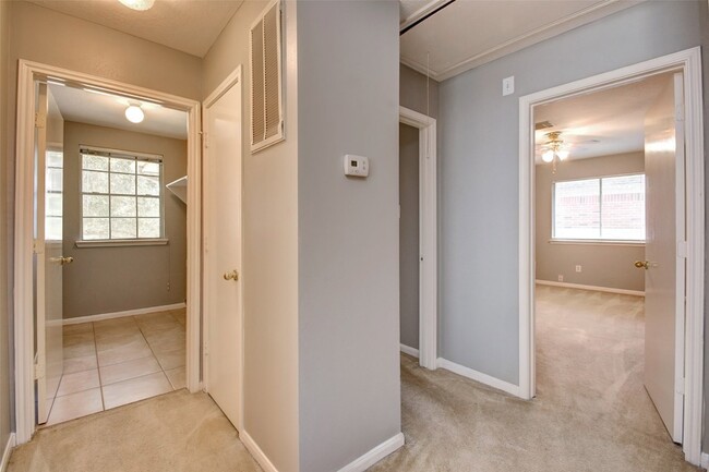 Building Photo - 2114 Whirlaway Dr