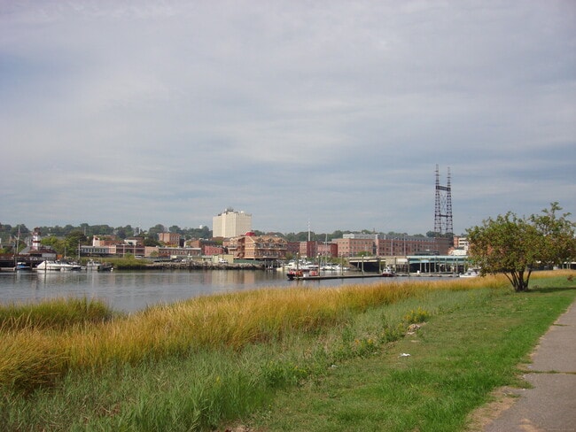 Building Photo - 18 Prospect St