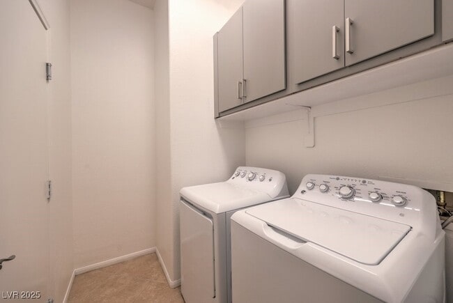 Building Photo - 10640 Warrior Ct