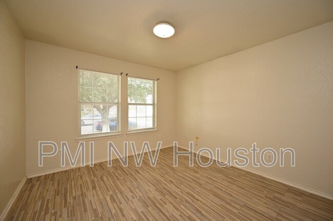 Building Photo - 12518 Sterlingstone Dr