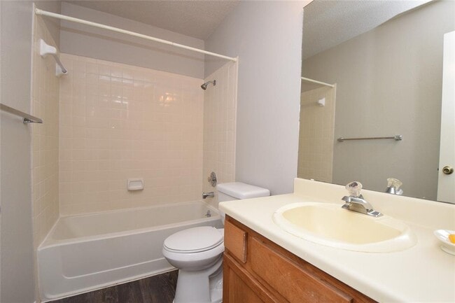 Building Photo - 12309 Dellrey Dr