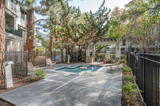Building Photo - 435 Milan Dr