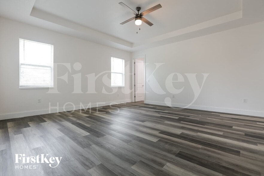 Building Photo - 2698 Escambia Cir