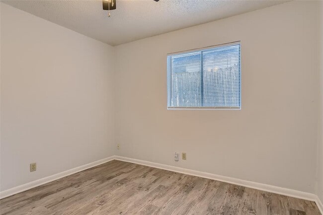 Building Photo - 2712 Parker Ln