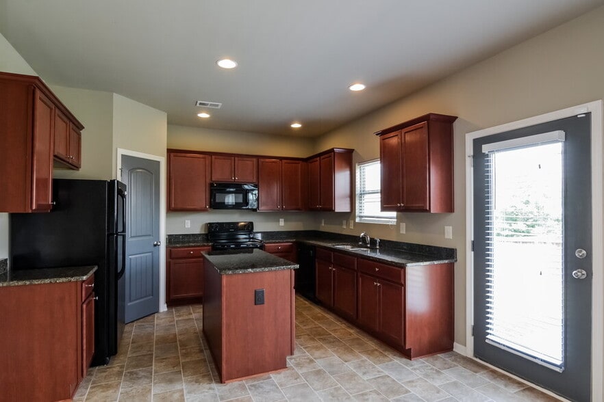 Building Photo - 1081 Rock Elm Dr