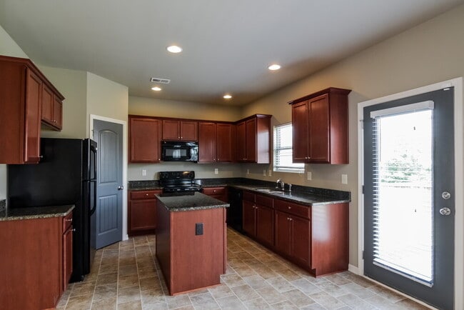 Building Photo - 1081 Rock Elm Dr