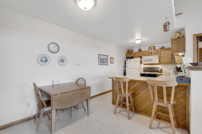 Building Photo - WINTER RENTAL-Buffalo Village-2 Bedroom Plus Loft with Amazing Views