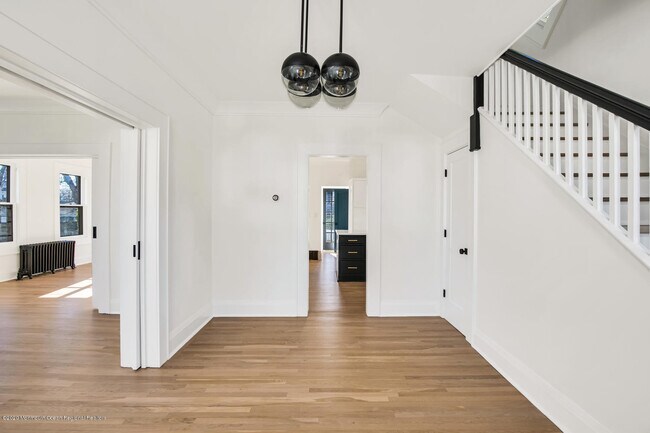 Building Photo - 23 Lincoln Ave