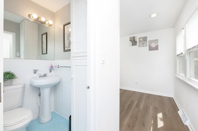 Building Photo - 3582 Silsby Rd