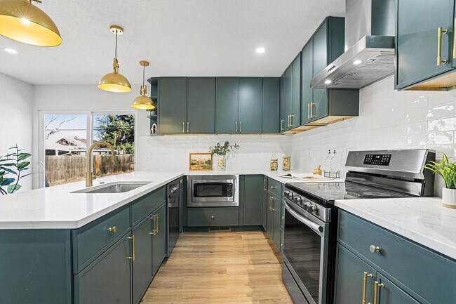 Building Photo - Remodeled 3-Bedroom Home with Private Yard & 2-Car Garage in Berkeley