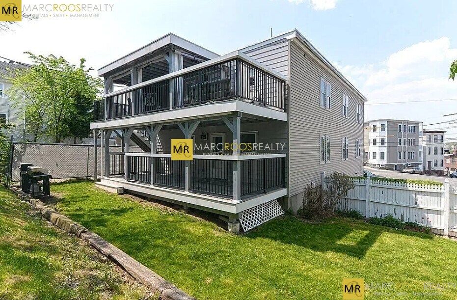 Building Photo - 237 Trenton St
