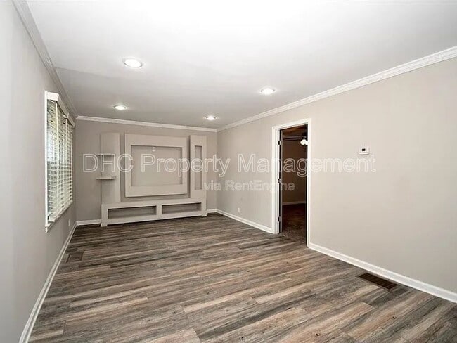 Building Photo - 1394 Alverado Way