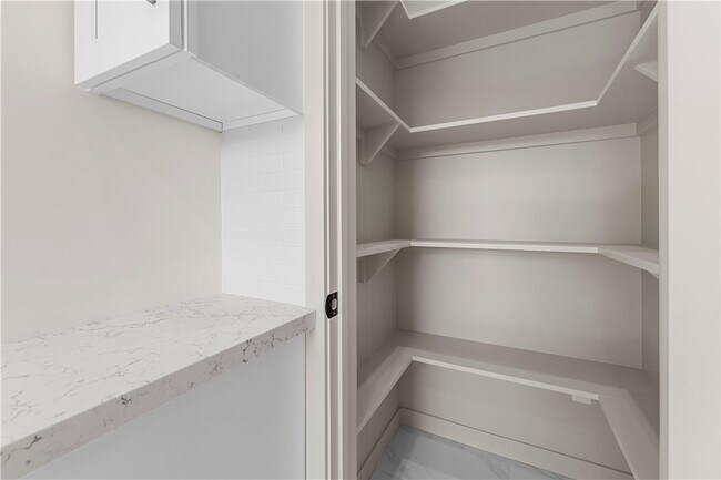 Building Photo - 13249 Kagel Canyon St