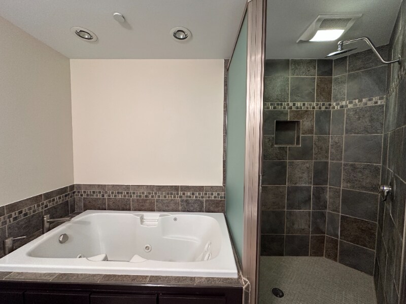 Building Photo - 2105 N Meridian St