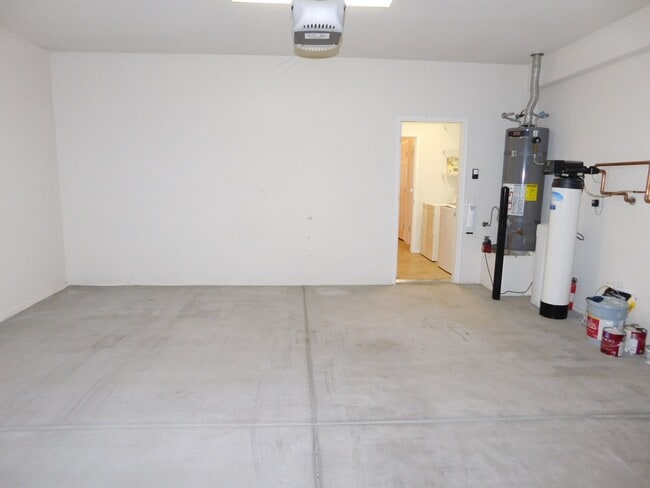 Building Photo - GORGEOUS HOME IN SUN CITY ALIANTE*AGE RESTRICTED COMMUNITY*3 LARGE BEDROOMS*OPEN FLOORPLAN*