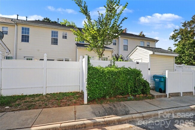 Building Photo - 9446 Cadman Ct