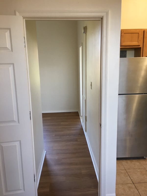 Building Photo - 15 E Read St