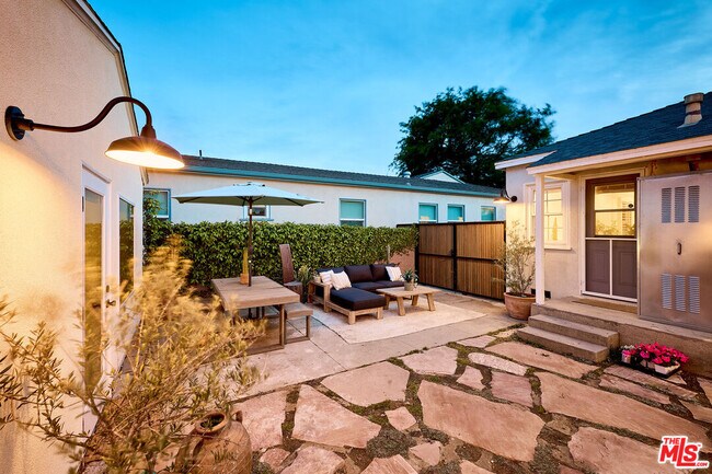 Building Photo - 7822 Bleriot Ave