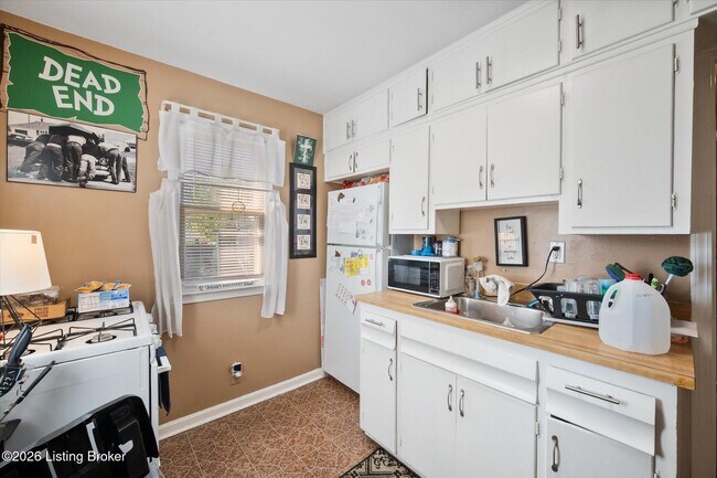 Building Photo - 4925 Southside Dr